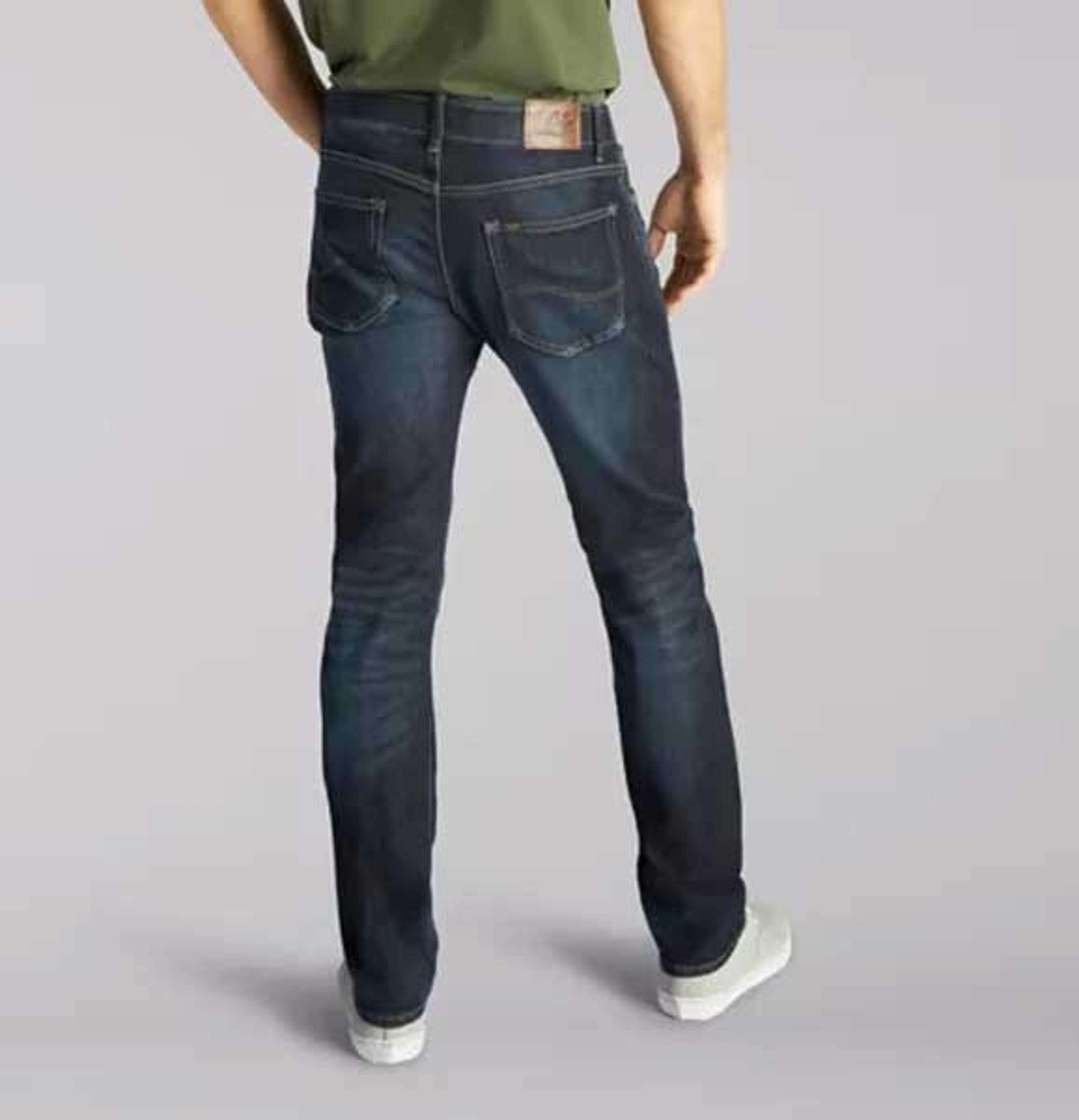 Lee Mens Extreme Motion Slim-Fit Straight-Leg Trip Jean | Renegade Stores